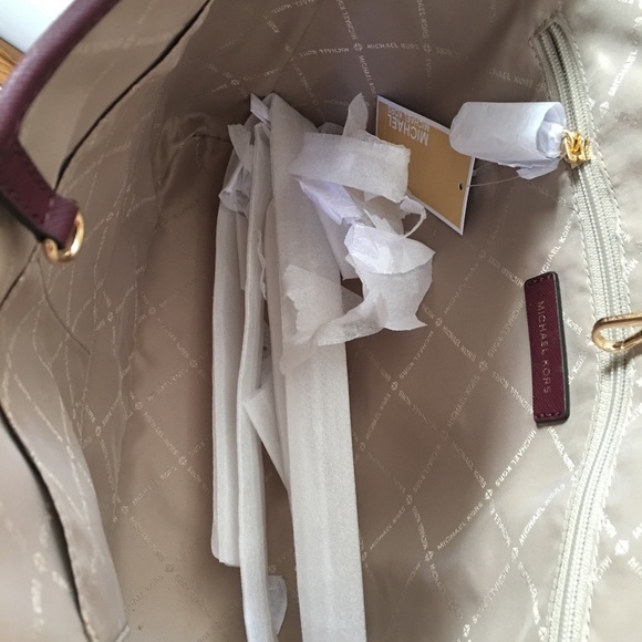 Michael Kors MD Carryall tote - Picture 6 of 8